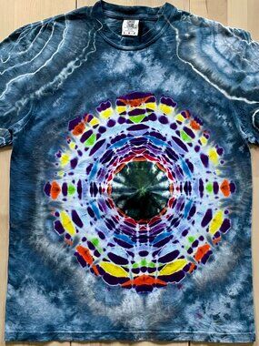 Comfort Colors Unisex 16-Point Mandala Tie Dye T-Shirt size Large Blue-Gray